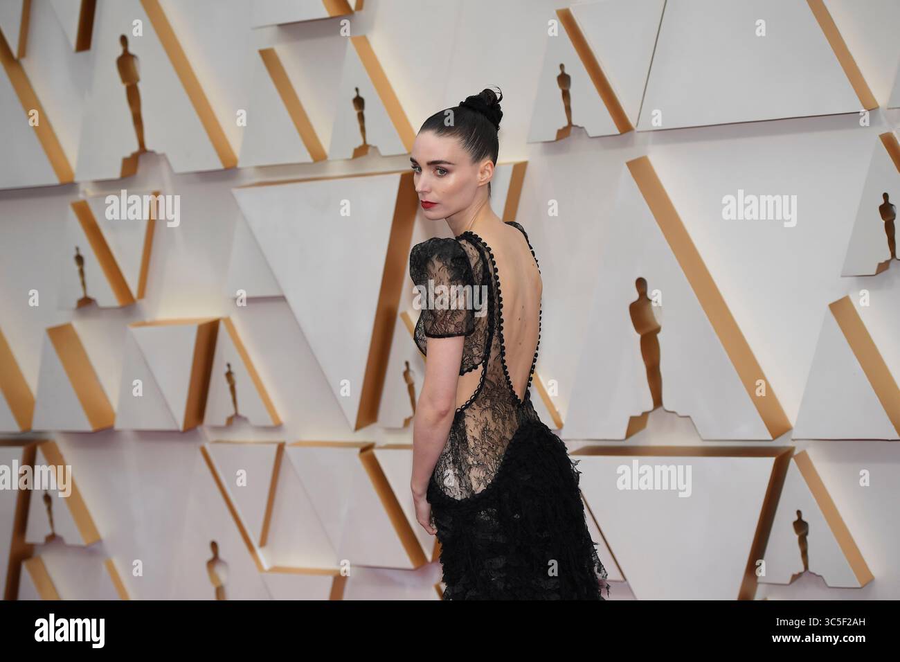 9 febbraio 2020, Los Angeles, California, USA: ROONEY MARA durante gli arrivi del Red carpet per i 92° Academy Awards, presentati dall'Academy of Motion Picture Arts and Sciences (AMPAS), al Dolby Theatre di Hollywood. (Immagine di credito: © Kevin Sullivan via ZUMA Wire) Foto Stock