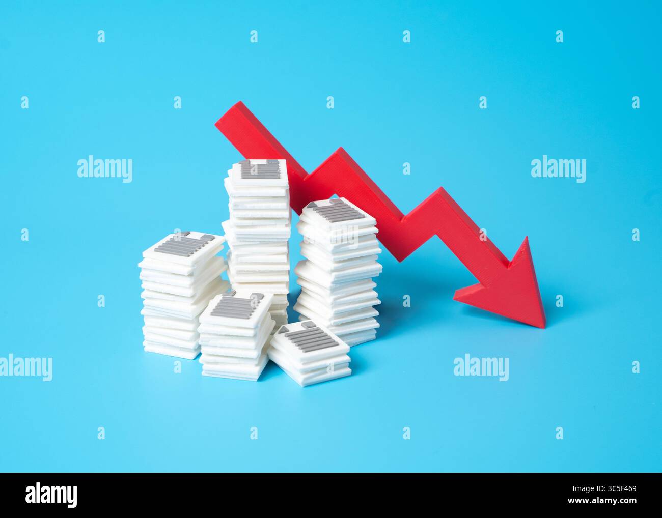 Riduzione dei documenti cartacei e digitalizzazione. Riduzione della burocrazia. Procedure. transizione ai sistemi digitali. Governance elettronica, automatio Foto Stock