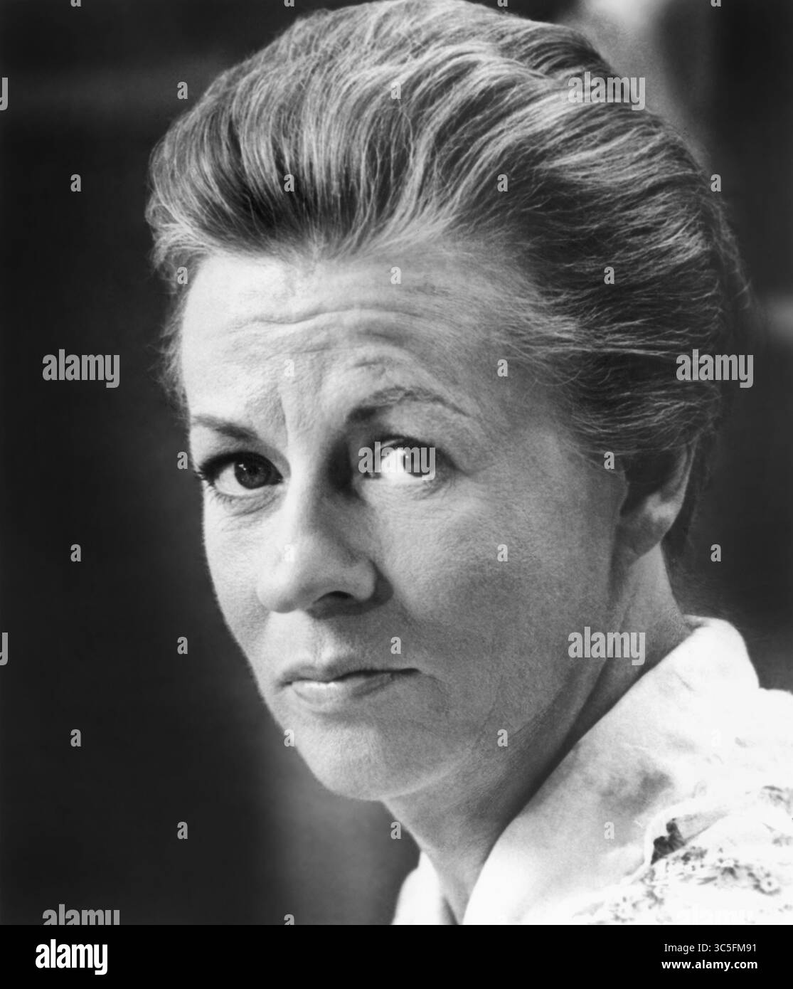 5 novembre 2019, USA: Uta Hagen, Publicity Portrait for the Film, ''The Other'', 20th Century-Fox, 1972 (immagine di credito: © JT Vintage/Glasshouse via ZUMA Wire) Foto Stock