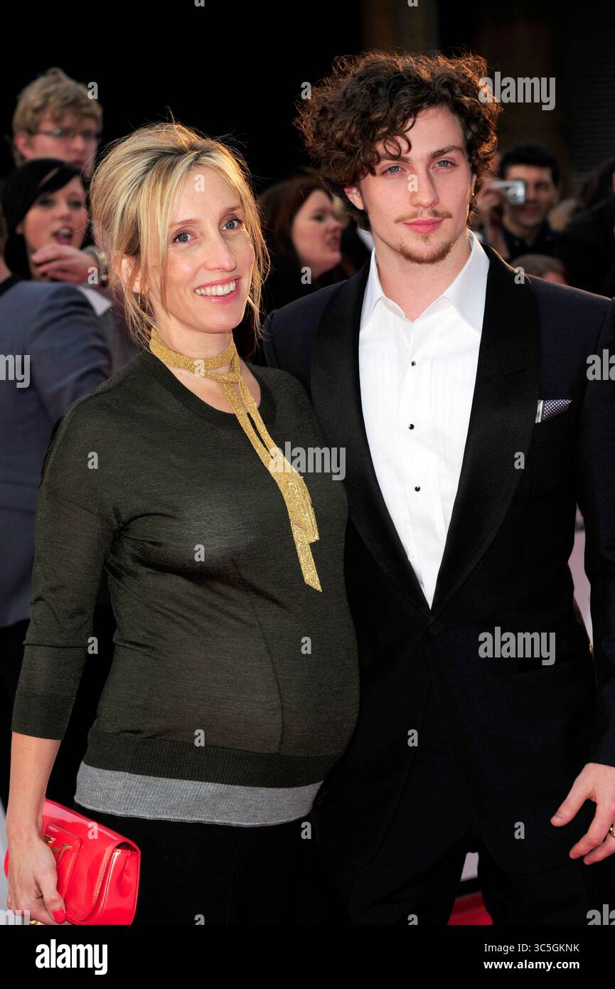 Sam Taylor Wood e Aaron Johnson al National Movie Awards tenutosi alla Royal Festival Hall di Londra - 26 maggio 2010 Foto Stock