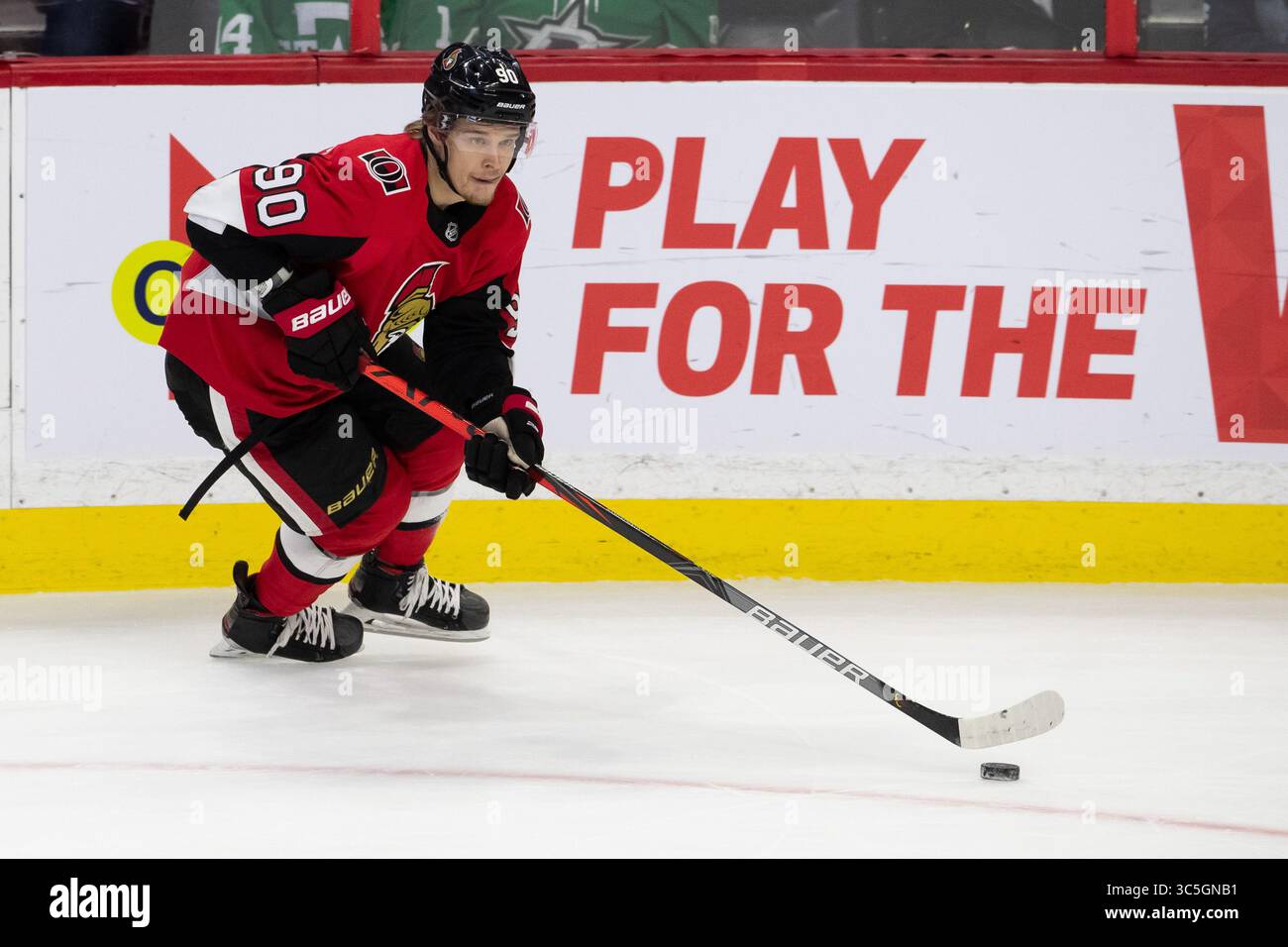 16 febbraio 2020: Gli Ottawa Senators Vladislav Namestnikov (90) pattina con il puck durante la partita NHL tra i Dallas Stars e gli Ottawa Senators al Canadian Tire Centre di Ottawa, Canada. Daniel Lea/CSM(immagine di credito: &Copy; Daniel Lea/CSM tramite cavo ZUMA) Foto Stock