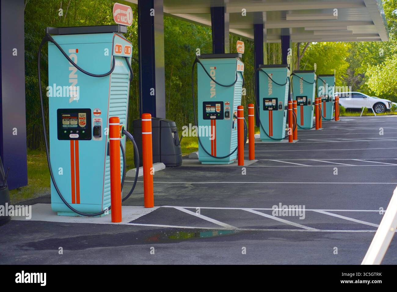 Stazione di ricarica Ionna in Apex NC con connettore NAC per veicoli elettrici Foto Stock