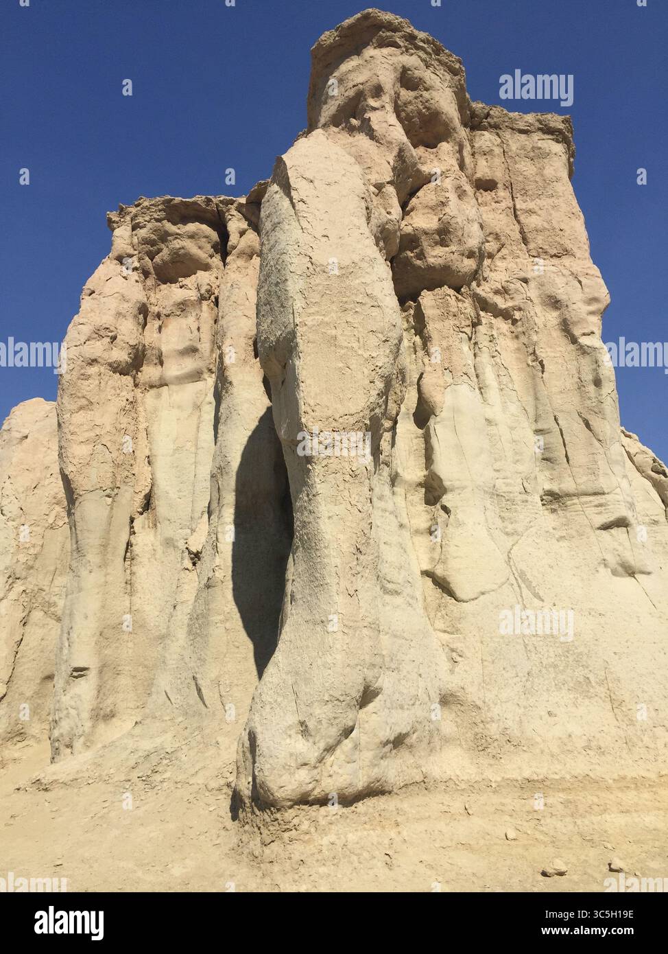 Una vista spettacolare di un'alta collina a Star Valley nell'isola di Qeshm, la meraviglia geologica unica dell'Iran. Foto Stock