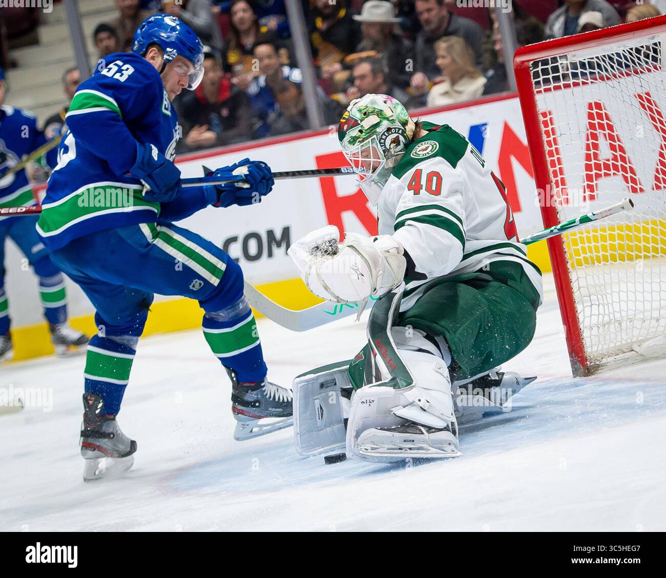 19 febbraio 2020: Il portiere selvaggio Devan Dubnyk (40) salta la partita in NHL tra i Minnesota Wild e i Vancouver Canucks alla Rogers Arena di Vancouver, Canada. Dom Gagne/CSM(immagine di credito: &Copy; dom Gagne/CSM tramite cavo ZUMA) Foto Stock
