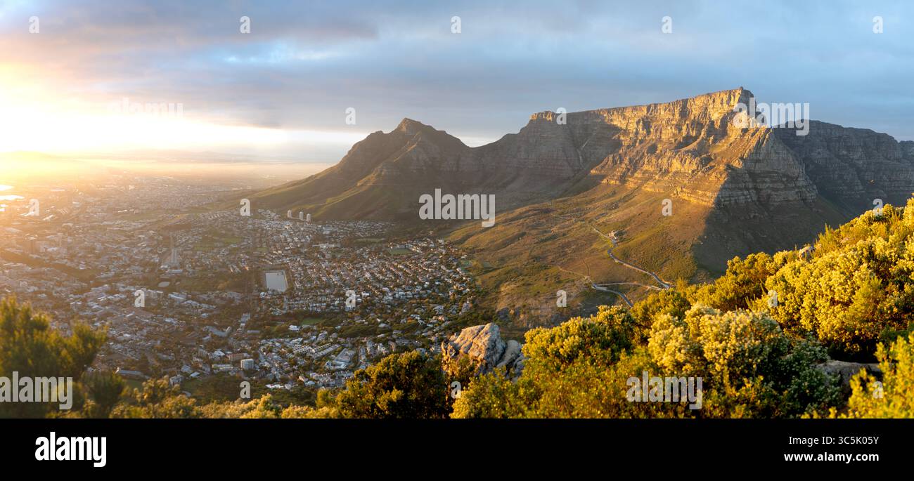 La Table Mountain e Cape Town, Sud Africa Foto Stock