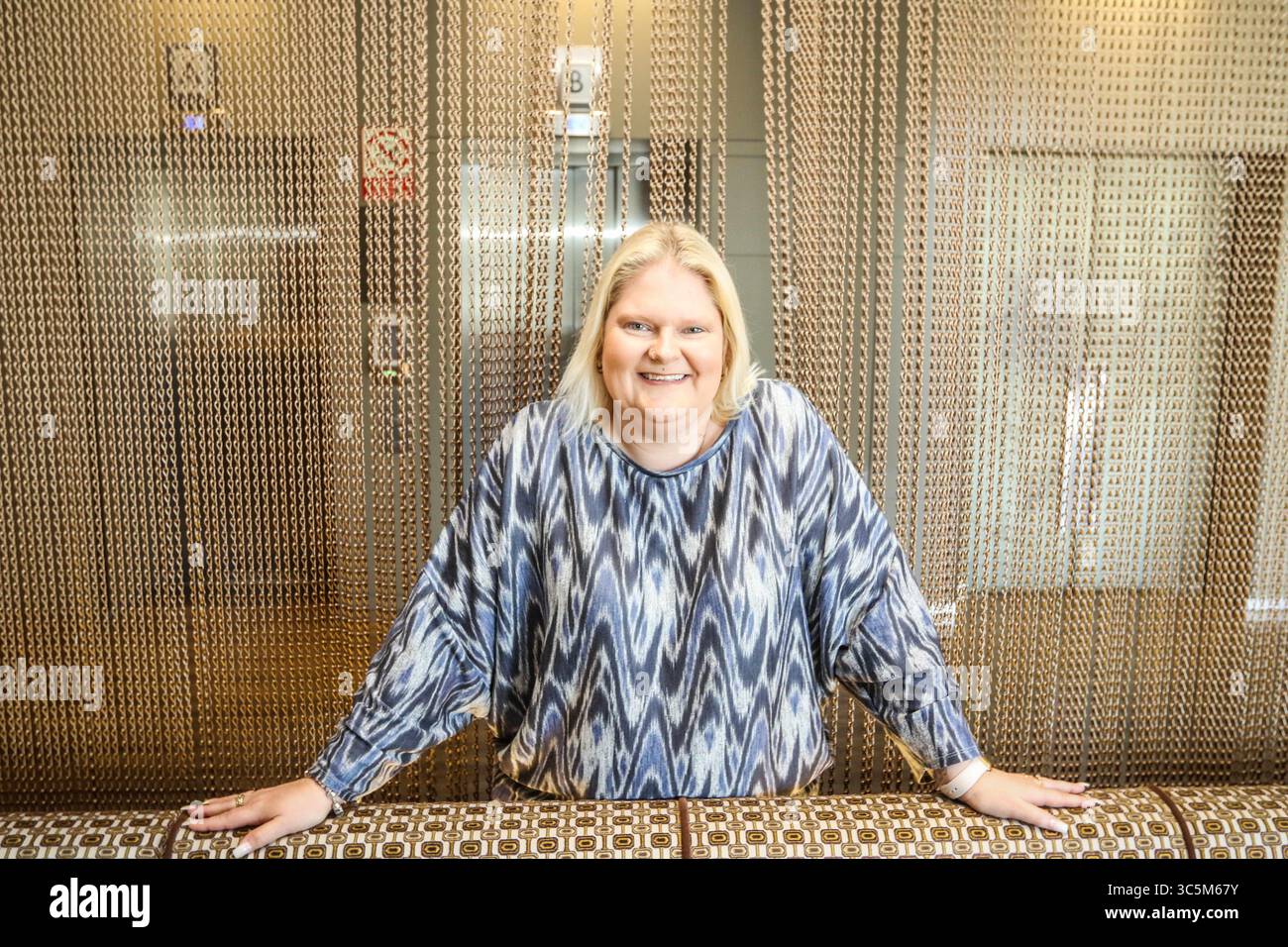 5 marzo 2020: 5 marzo 2020 (Malaga) â¢ Louise Brown, la prima persona al mondo nata dalla fecondazione in vitro, è stata a Malaga per tenere una conferenza organizzata dall'unità di riproduzione (SRU) del Centro Gutenberg . La britannica Louise Brown è stata la protagonista oggi dell'incontro organizzato dall'unità di riproduzione del Centro Gutenberg di Malaga presso l'Hotel Malaga Palacio. La prima ragazza del worldâ concepita dalla fecondazione in vitro ha visitato Malaga per raccontare, tra le altre cose, Louise Brown sapeva per la prima volta di essere la prima bambina al mondo nata da una fecondazione in vitro Foto Stock