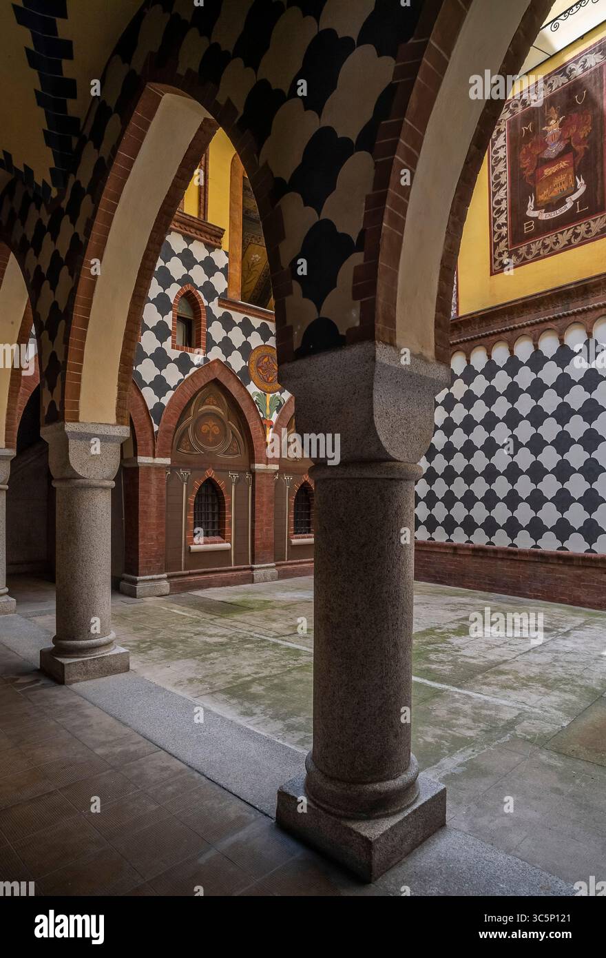 Italia Piemonte Monferrato Asti Piazza Roma Medici - stile neogotico Foto Stock