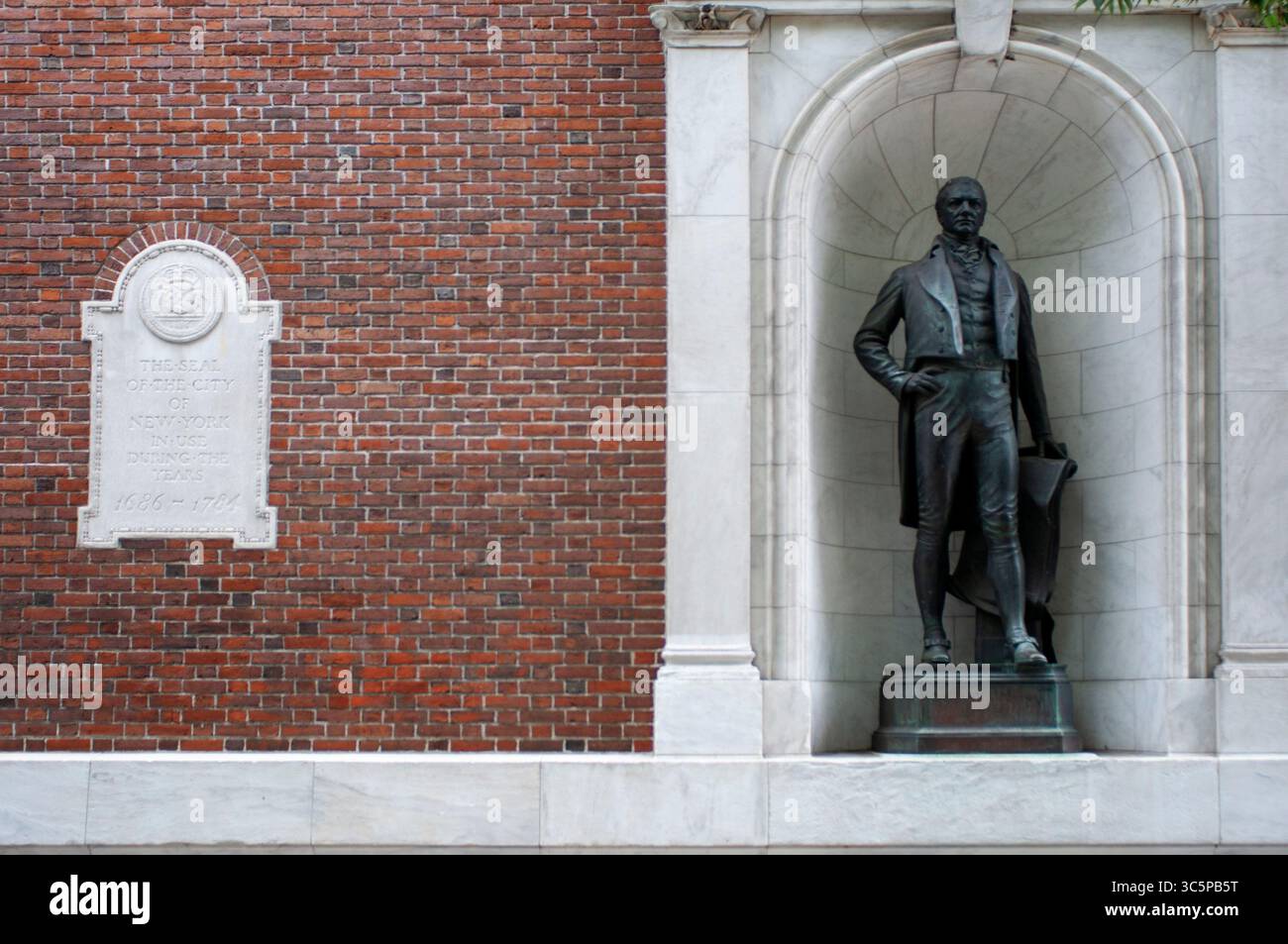 23 settembre 2009, New York, New York, USA: Il sigillo della città di New York in uso negli anni 1686 - 1781. Museo della città di New York. 1220 Fifth Avenue in 103rd Street Manhattan USA. Sigillo della Provincia dei nuovi Paesi Bassi, 1623. Due protezioni costituiscono il centro della guarnizione. Sovrapposto a uno scudo più grande è un piccolo scudo che raffigura, in posizione diagonale, un castoro. Una stringa di wampum, il motivo dominante dello scudo più grande, circonda il piccolo scudo. (Immagine di credito: © Sergi ReboredoZUMA Wire) Foto Stock