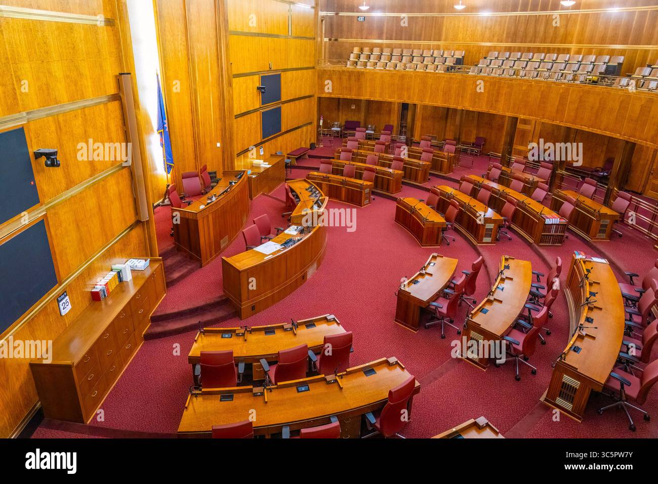 L'interno dignitoso della camera del Senato dello Stato all'interno del Campidoglio dello Stato del Dakota del Nord a Bismarck Foto Stock
