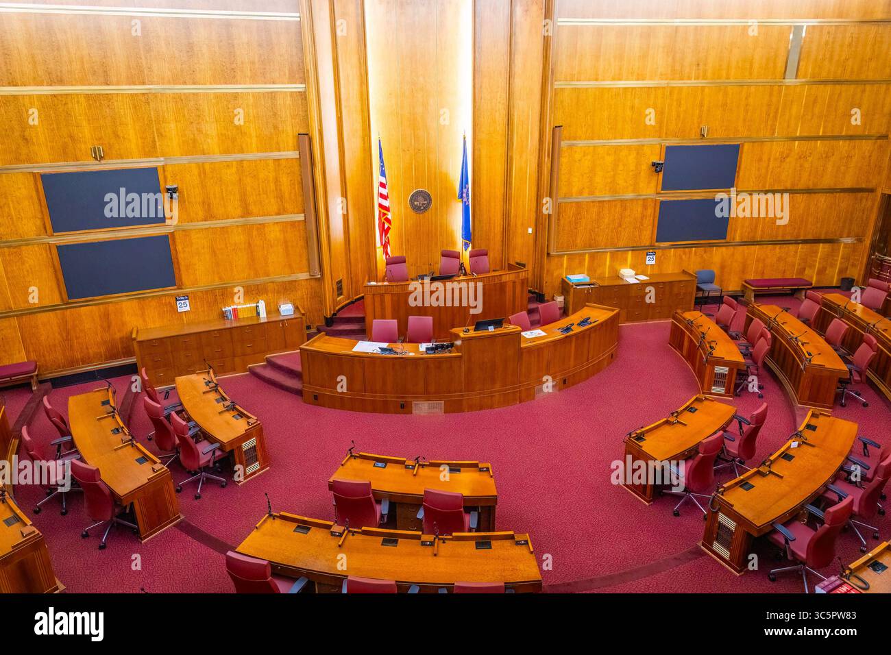L'interno dignitoso della camera del Senato dello Stato all'interno del Campidoglio dello Stato del Dakota del Nord a Bismarck Foto Stock
