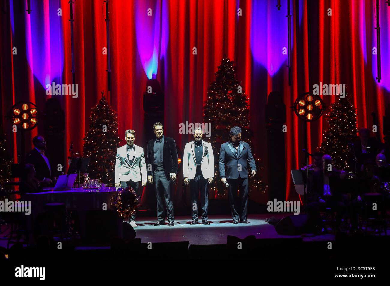 29 novembre 2019, Durham, Carolina del Nord, Stati Uniti: Artista musicale il DIVO si esibisce a Durham, Carolina del Nord al Durham Performing Arts Center. Il Divo è un gruppo vocale crossover classico multi-nazionale. Il quartetto maschile è nato nel Regno Unito nel dicembre 2003, riunendo i cantanti Urs BÃ¼hler (Svizzera), Carlos MarÃ­n (Spagna), David Miller (USA) e SÃ©bastien Izambard (Credit Image: © Andy Martin Jr./ZUMA Wire) Foto Stock