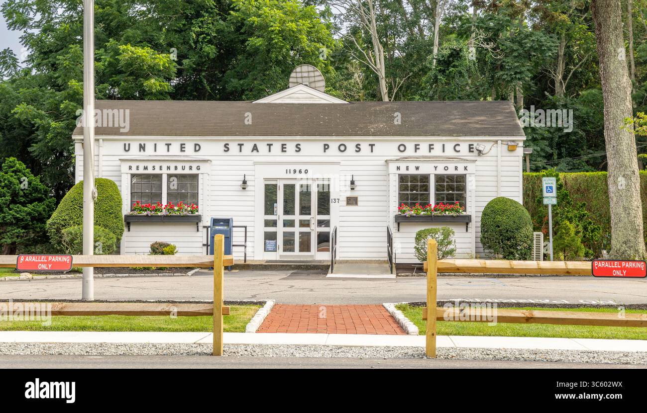 facciata anteriore dell'ufficio postale degli stati uniti a remsenburg, new york Foto Stock