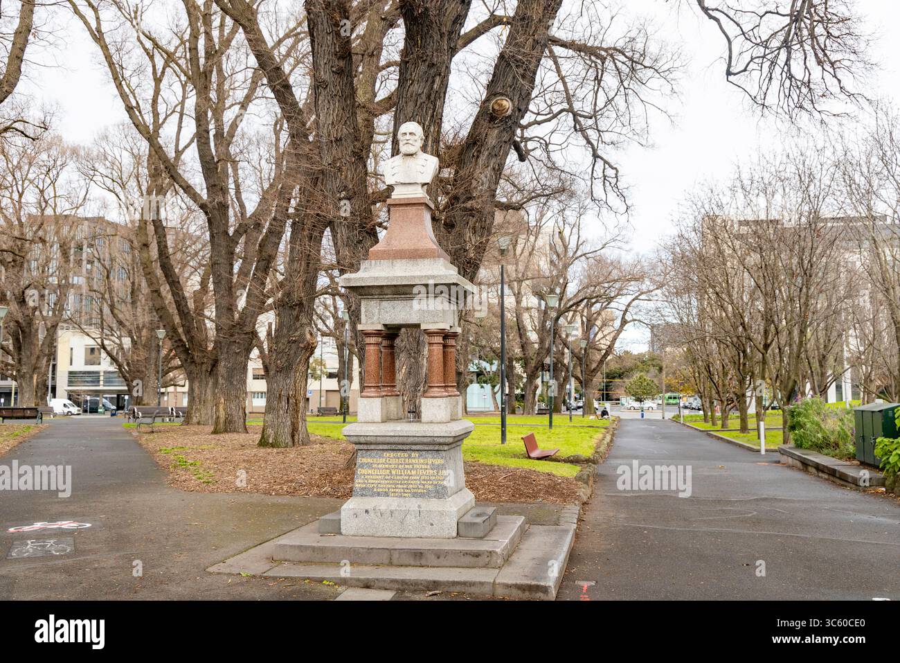 William Ievers (Jnr) Memorial Drinking Fountain, eretta nel 1915 da suo fratello il consigliere George Ievers, Carlton, Melbourne, Australia Foto Stock