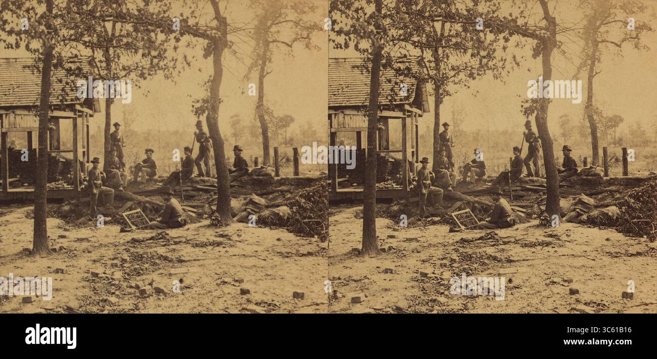 25 febbraio 2020, Atlanta, Georgia, Stati Uniti: Gruppo di soldati dell'Unione con le loro armi vicino a un rifugio dopo l'occupazione di Atlanta, Georgia, carta stereo, foto di George N. Barnard, novembre 1864 (Credit Image: © JT Vintage/Glasshouse via ZUMA Wire) Foto Stock