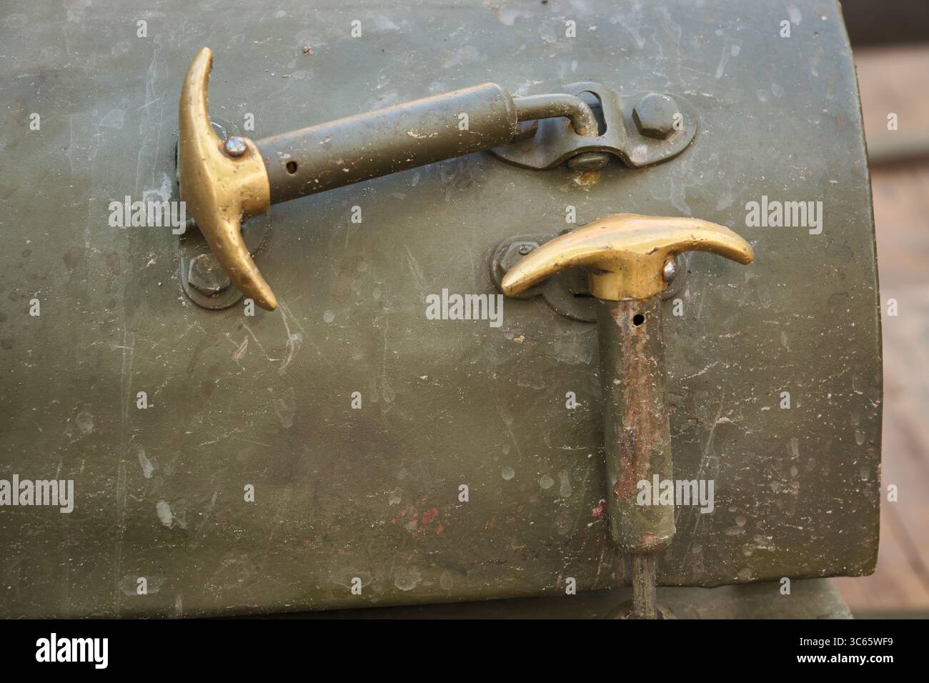 5 maggio 2024 - Paesi Bassi: Dettagli ravvicinati di una jeep militare Willys restaurata della seconda guerra mondiale in mostra durante un evento di commemorazione della liberazione in Foto Stock