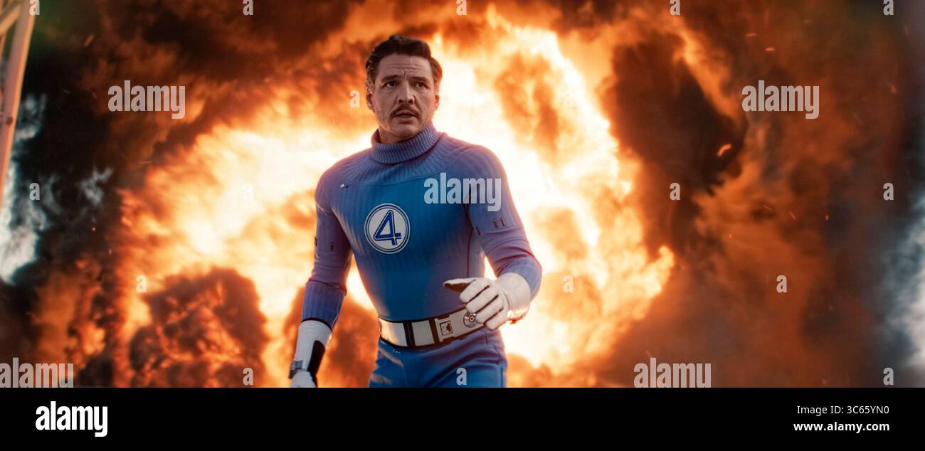 The Fantastic Four: First Steps (2025) diretto da Matt Shakman e interpretato da Pedro Pascal nel ruolo del Dr. Reed Richards alias Mr Fantastic. I fantastici quattro devono difendere la Terra da un celeberrimo dio spaziale chiamato Galactus e dal suo enigmatico Herald, Silver Surfer. La pubblicità è ancora SOLO PER USO EDITORIALE. Crediti: BFA / Walt Disney Studios Motion Pictures Foto Stock
