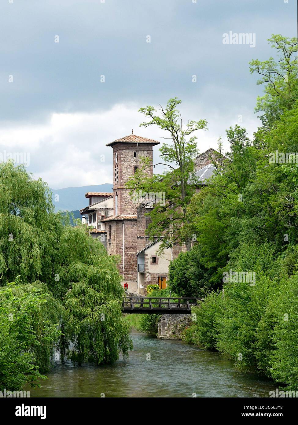 Villaggio storico di Saint-Jean-Pied-de-Port, punto di partenza del Camino Francés, Camino de Santiago, Paesi Baschi francesi Foto Stock