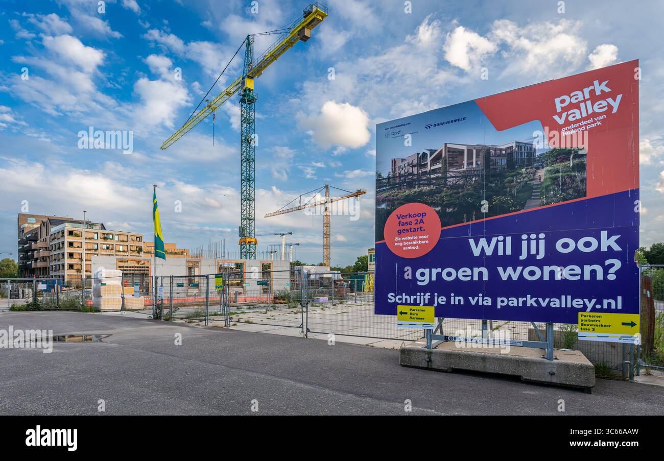 Diemen, Paesi Bassi, 29.07.2025, Park Valley Housing Development come parte del nuovo ed emergente quartiere Holland Park ai margini di Amsterdam Foto Stock