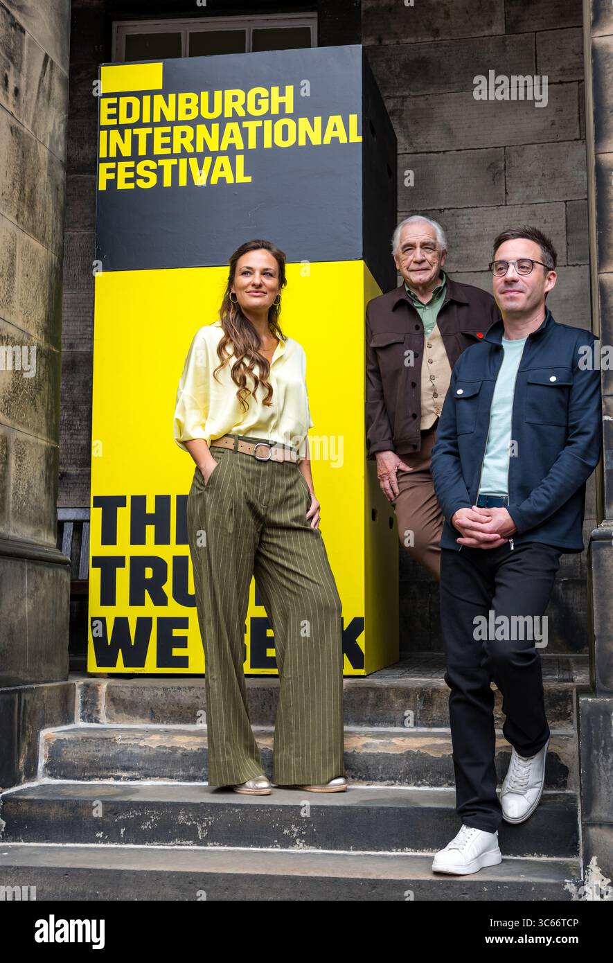 Festival Theatre, Edimburgo, Scozia, Regno Unito, 31 luglio 2025. Festival Internazionale di Edimburgo: Il regista Nicola Benedetti, l'attore Brian Cox e lo scrittore James Graham lanciano il festival di quest'anno. Inizia con Make IT Happen con Brian Cox nel ruolo dell'economista Adam Smith in un'opera teatrale su Fred Goodwin e RBS. Crediti: Sally Anderson/Alamy Live News Foto Stock