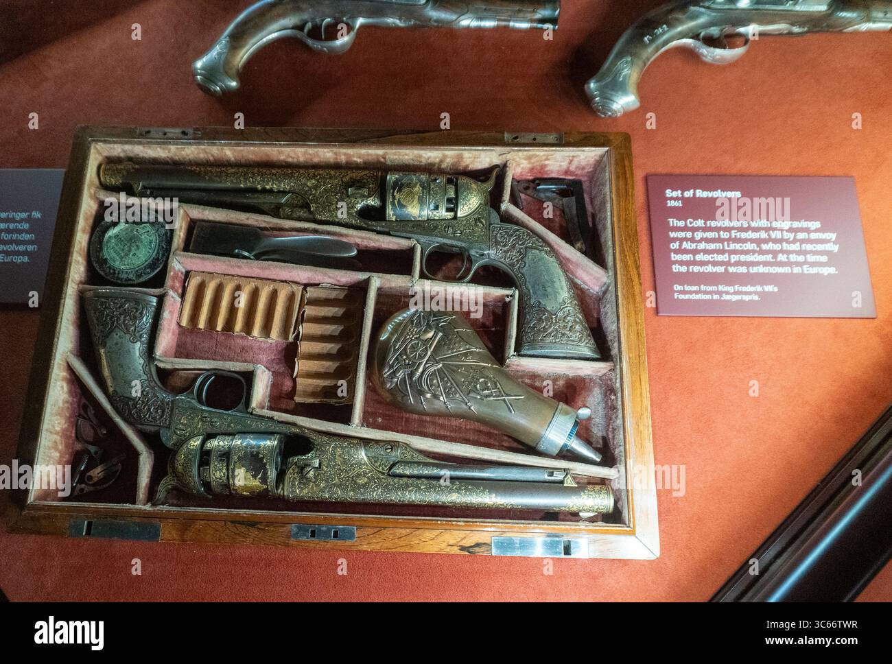 Pistole d'epoca in mostra al castello di Rosenborg a Copenaghen, Danimarca Foto Stock