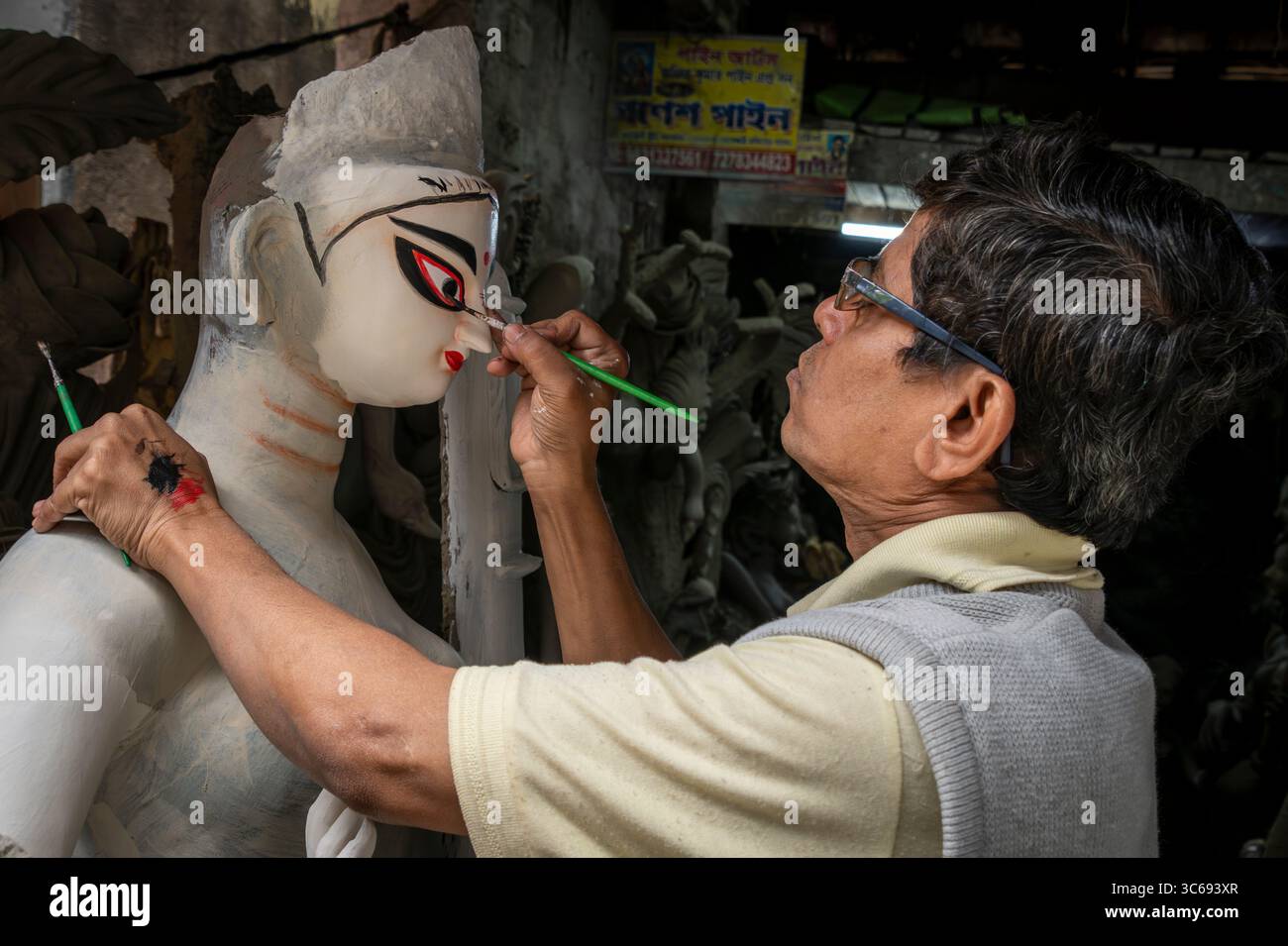 Realizzazione di statue a Kumartuli, Kolkata, India Foto Stock