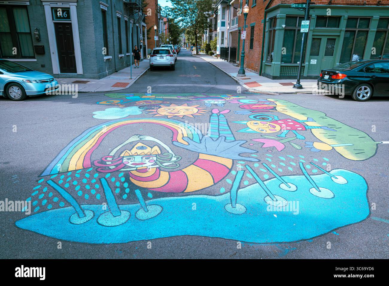 Cincinnati, Ohio, 30 luglio 2022: Murales sulla 14th Street nel centro di Cincinnati, Ohio Foto Stock