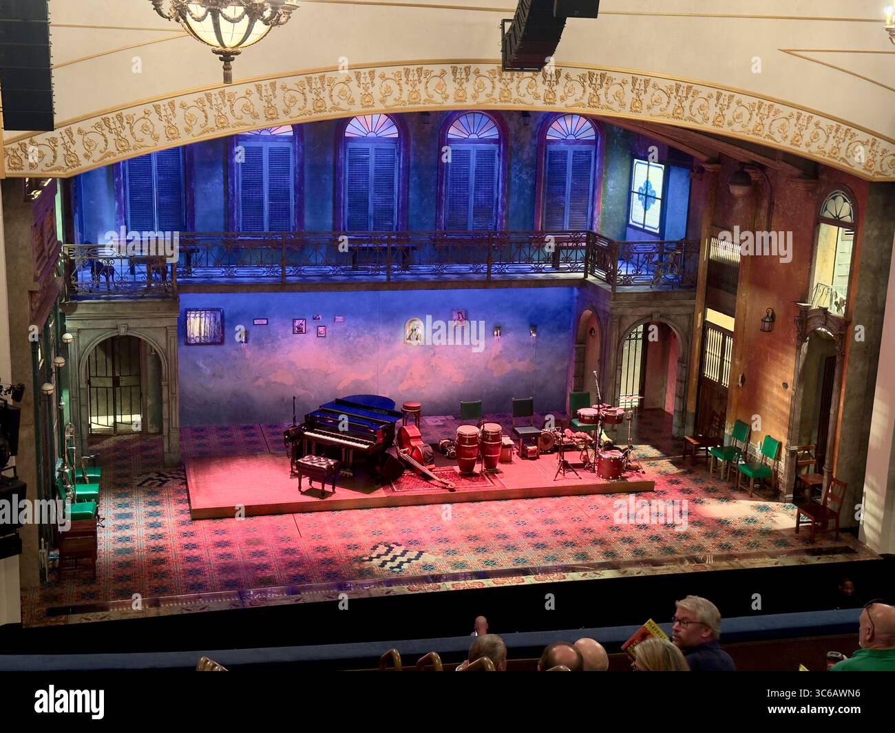 All'interno del teatro Schoenfeld in attesa dell'inizio del musical Buena Vista Social Club a Broadway Manhattan NYC Foto Stock