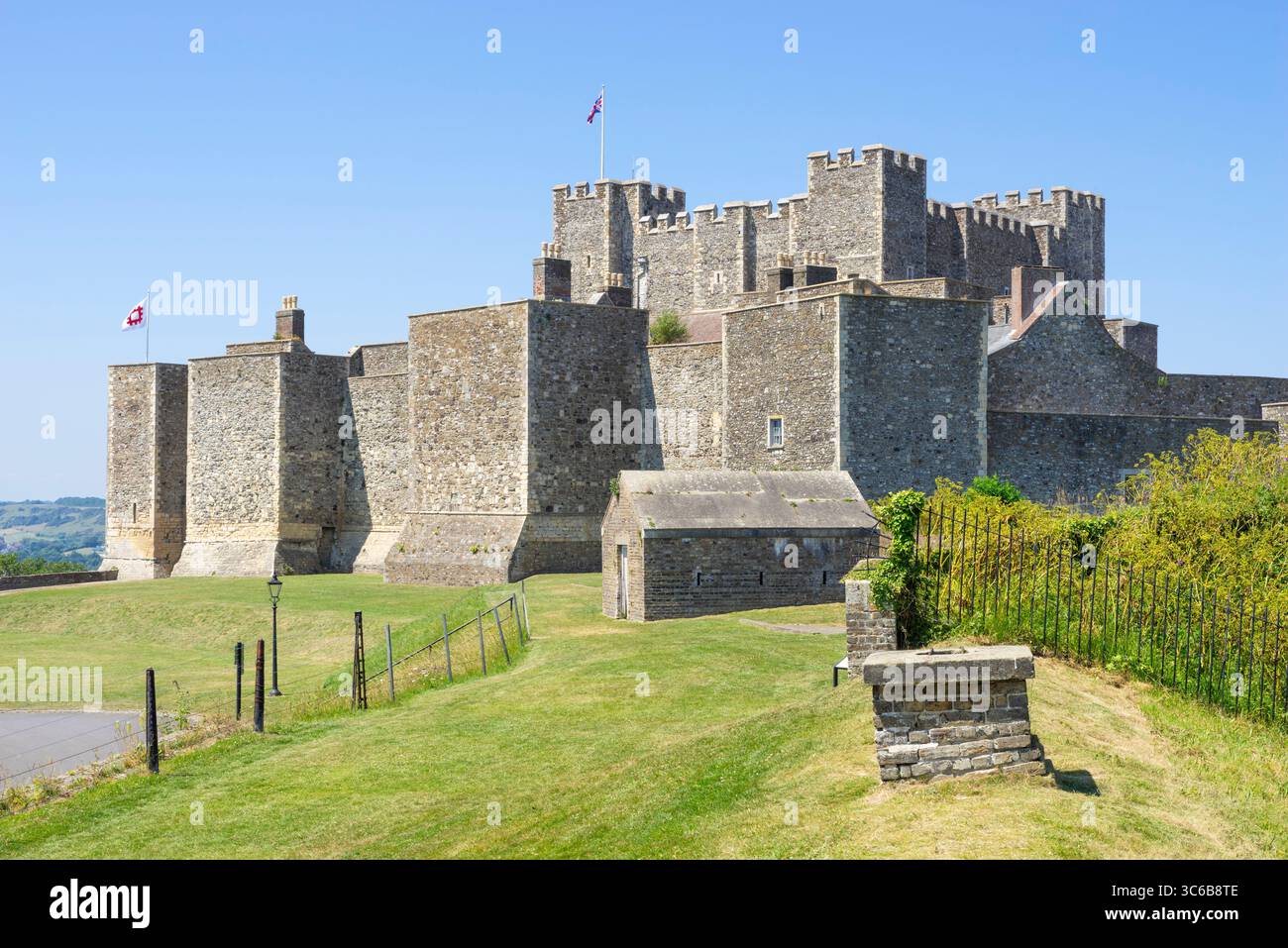 Castello di dover dover Kent - vista dal sud-est del castello di dover Kent dover Inghilterra Regno Unito Europa Foto Stock