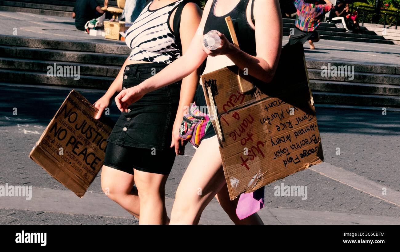 8 giugno 2020, New York, New York, USA: Black Lives Matter. Verità. Giustizia per Breonna. Niente giustizia, niente pace. (Immagine di credito: © John Marshall Mantel/ZUMA Wire) Foto Stock
