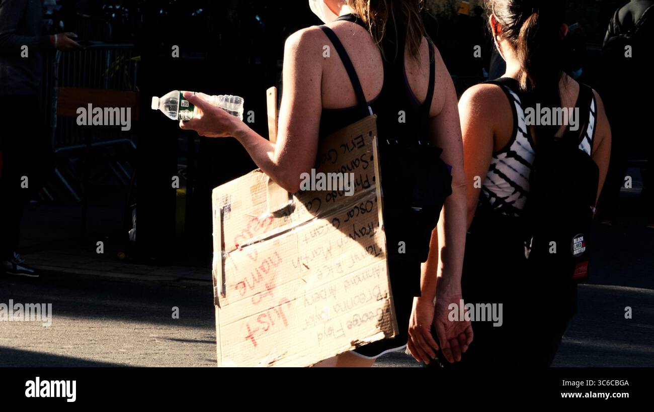 8 giugno 2020, New York, New York, USA: Black Lives Matter. Verità. Giustizia per Breonna. Niente giustizia, niente pace. (Immagine di credito: © John Marshall Mantel/ZUMA Wire) Foto Stock