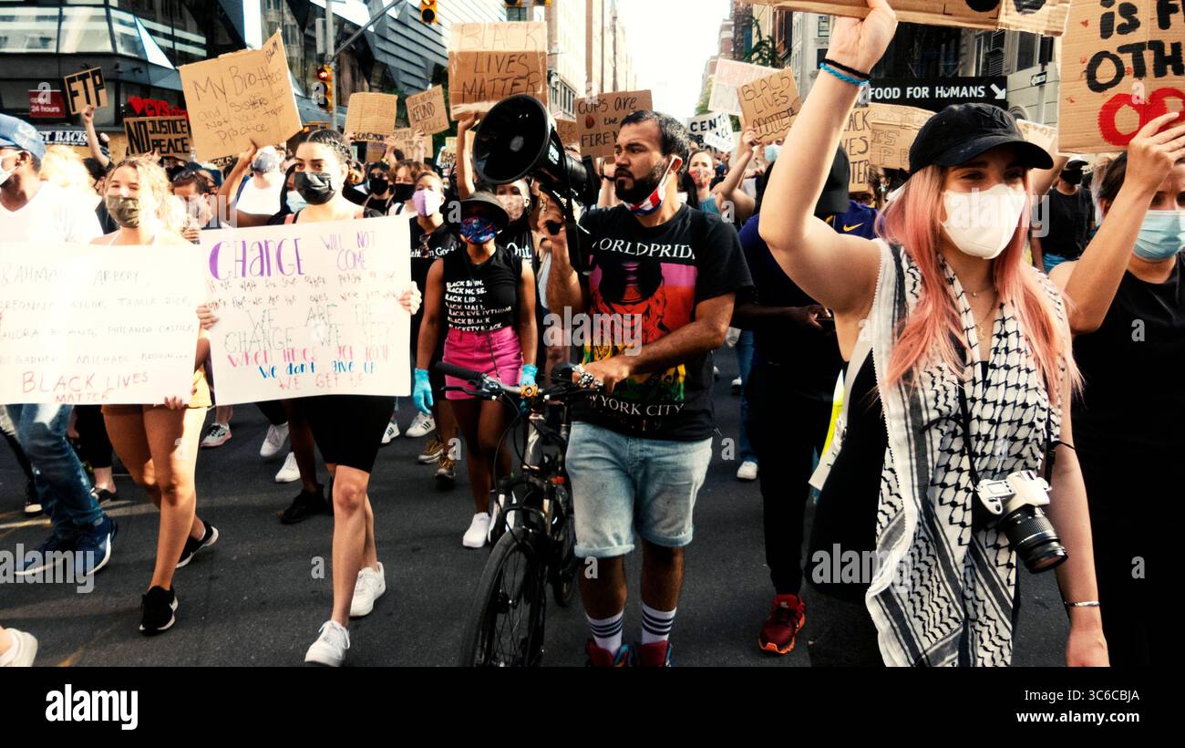 8 giugno 2020, New York, New York, USA: Black Lives Matter. Verità. Giustizia per Breonna. Niente giustizia, niente pace. (Immagine di credito: © John Marshall Mantel/ZUMA Wire) Foto Stock