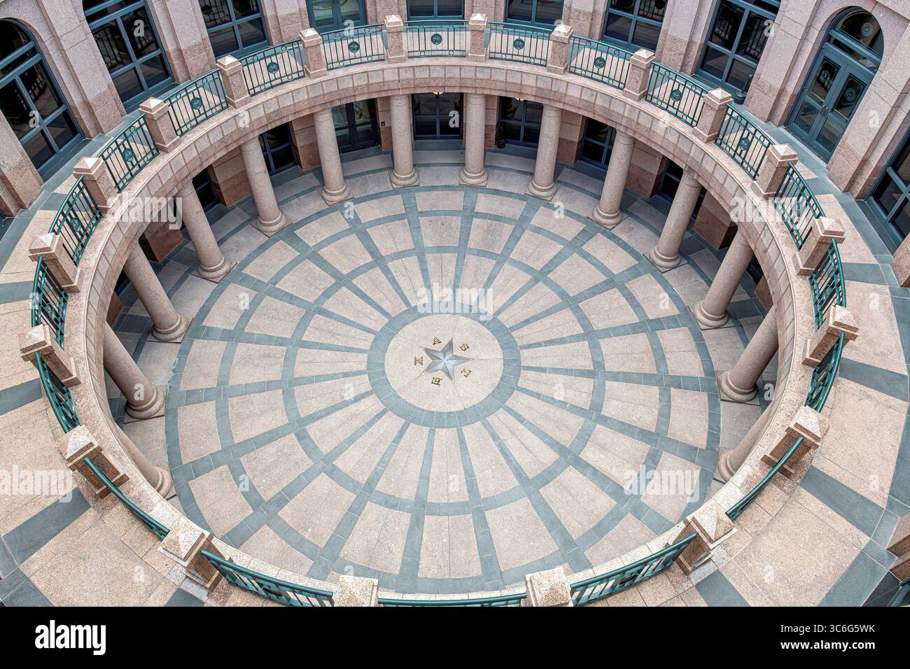 Vista panoramica della Capitol Extension Rotunda nell'edificio del Campidoglio dello stato del Texas ad Austin, Texas Foto Stock