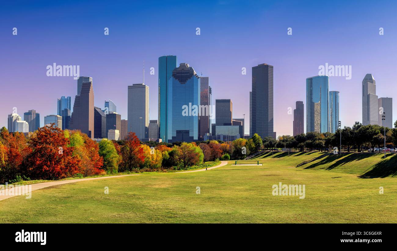 Skyline del centro di Houston al tramonto in autunno, a Houston, Texas, Stati Uniti Foto Stock