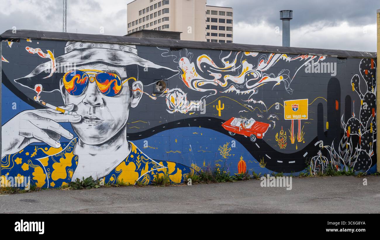 Murale Hunter Thompson, Anchorage, Alaska. Artista: Rejoy armamento Foto Stock