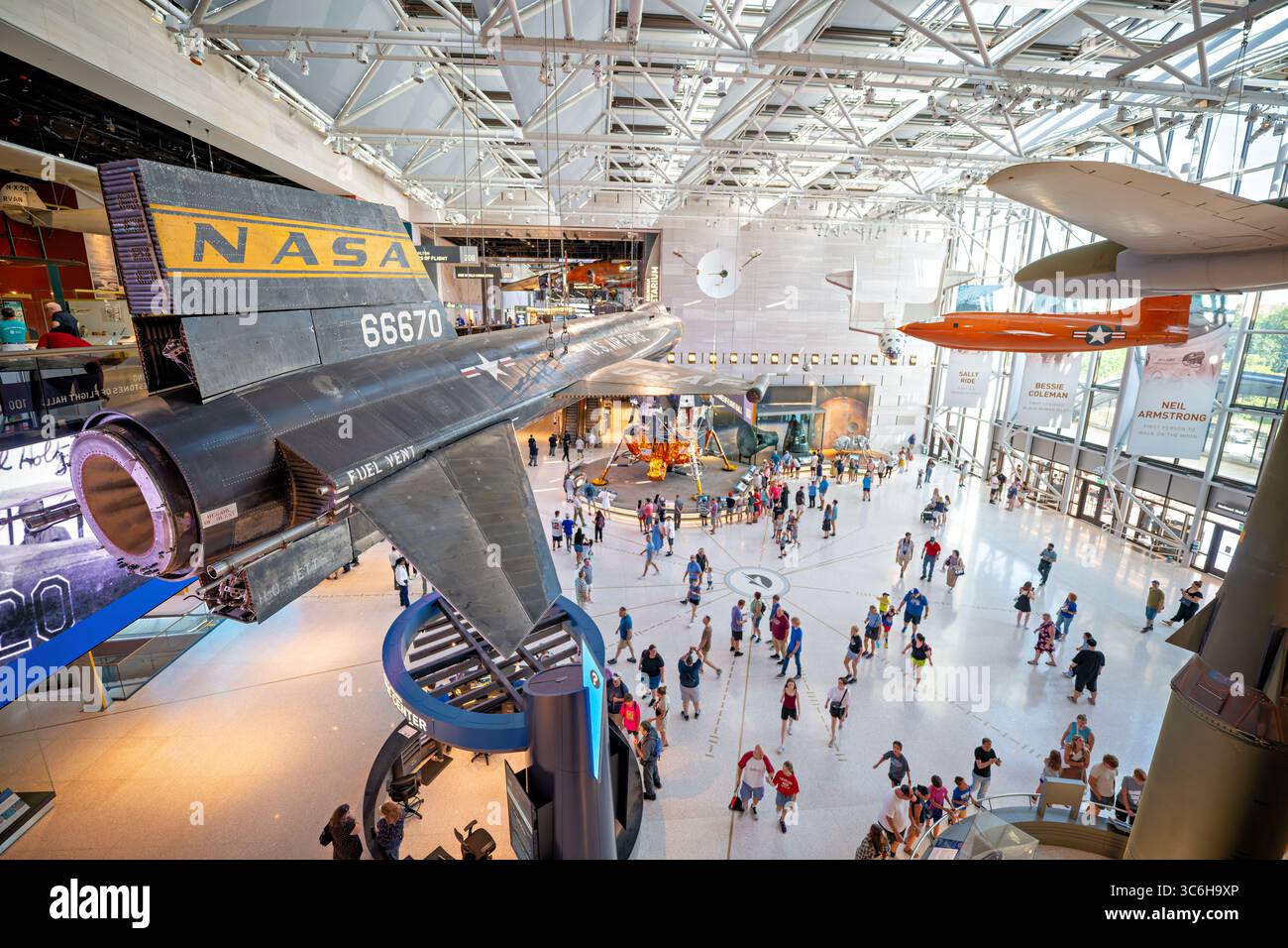 Inaugurato di recente, lo Smithsonian National Air and Space Museum di Washington DC. Questa parte del museo è stata riaperta nel luglio 2025 dopo importanti lavori di ristrutturazione e aggiornamento pluriennali. Foto Stock