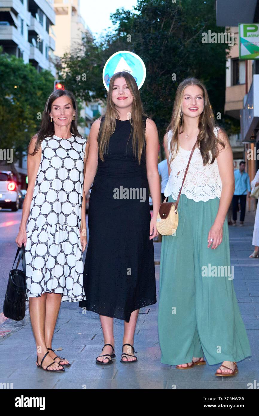 Palma. Spagna. 20250731, Regina Letizia di Spagna, Principessa Leonor, Principessa Sofia partecipa alla proiezione «EN un lugar de la mente» durante l'Atlantida Film Festival al Rivoli Cinema il 31 luglio 2025 a Palma, Spagna Foto Stock