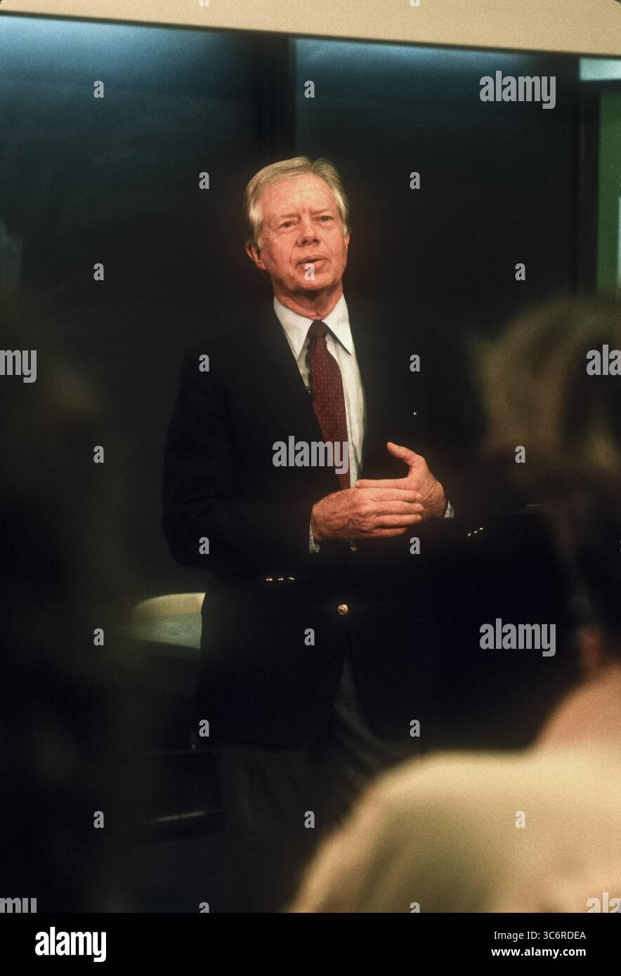 1990 - Decatur, GA - ex presidente JIMMY CARTER presso la Emory University, dove è stato visiting professor su affari governativi e internazionali. (Immagine di credito: © Robin Rayne/ZUMA Wire) Foto Stock