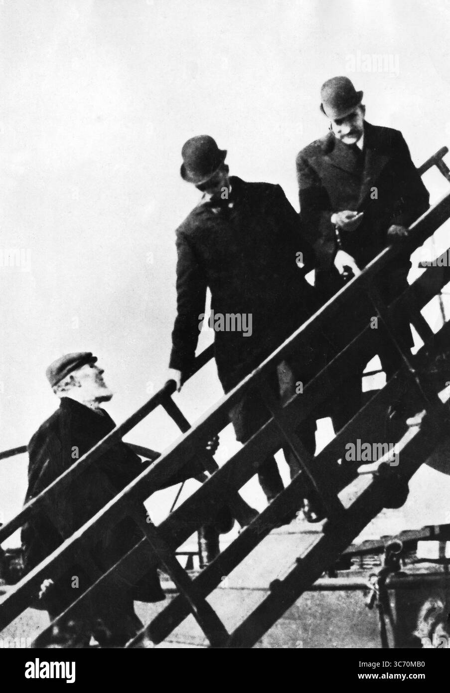 Oscar Slater e' in arresto al suo ritorno da New York. 1909 Foto Stock