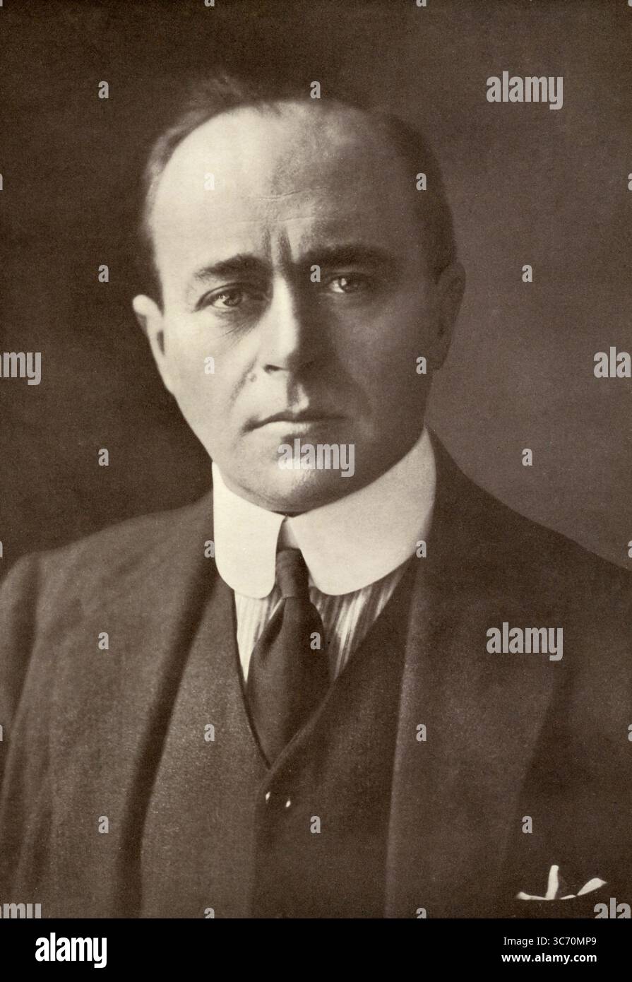 Robert Falcon Scott : 6 giugno 1868 - 29 marzo 1912 ufficiale navale britannico ed esploratore polare morto nella sfortunata spedizione Terra Nova . Ritratto di Ernest Mills Foto Stock