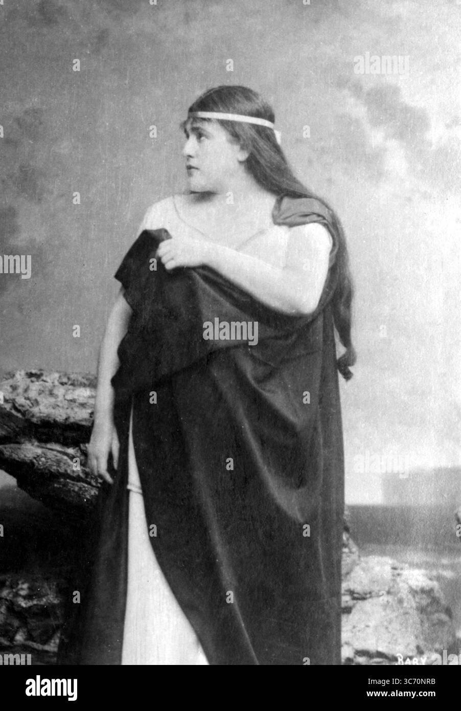 Gabrielle Krauss 1842-1906 soprano austriaco. Studiò al Conservatorio di Vienna sotto Madame Marchesi e fece il suo debutto a Berlino nel 1859. Fu impegnata all'Opera di Parigi dal 1872, dove cantò numerosi ruoli. Si ritirò nel 1889. Foto Stock