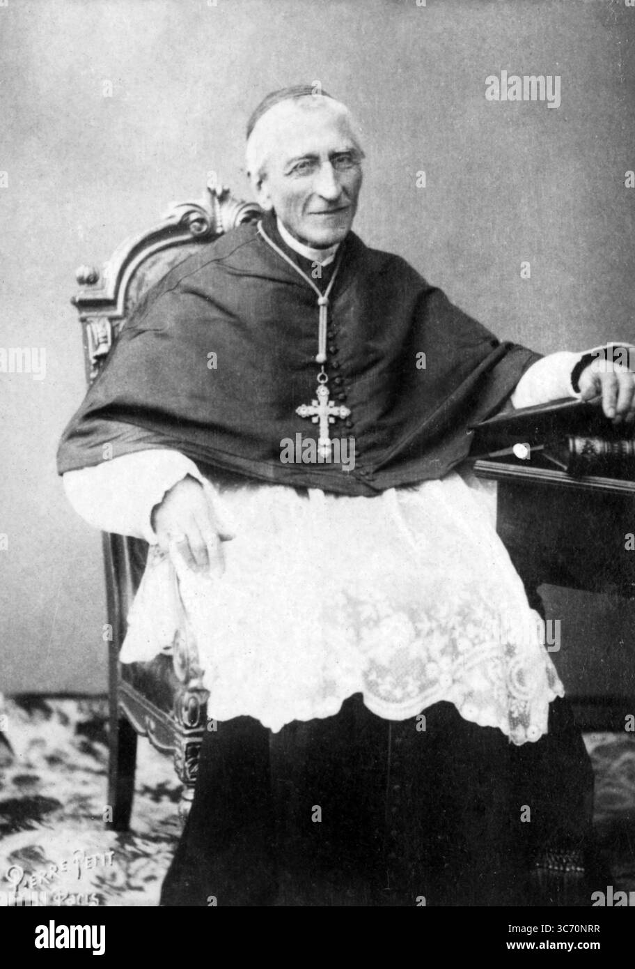 Cardinale Benjamin Richard - Francesco Marie-Benjamin Richard (1 marzo 1819 - 29 gennaio 1908), arcivescovo di Parigi, prelato francese, nacque a Nantes. Educato al seminario di St Sulpice divenne successivamente vicario generale di Nantes, vescovo di Belley, e nel 1875 coadiutore di Parigi. Nel 1886, alla morte dell'arcivescovo Guiberto, seguì Mons. La nomina di Riccardo alla sede di Parigi, e nel 1889 ricevette un cappello da cardinale. Presiedette nel settembre 1906 un'assemblea di vescovi e arcivescovi nel suo palazzo in rue de Grenelle, pochi giorni dopo l'enciclica papale che proibiva padre Foto Stock