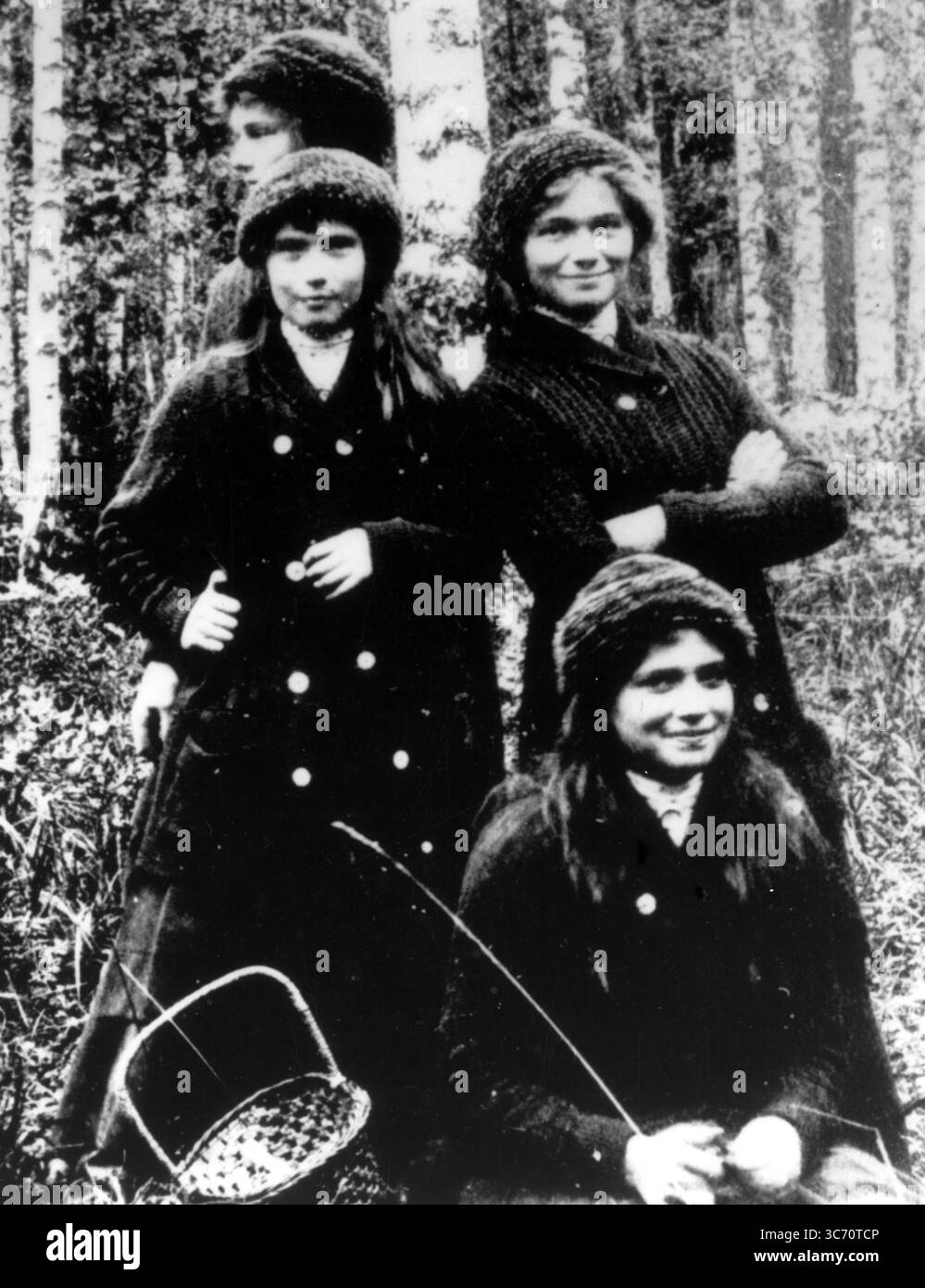 Figlie dello zar Nicola II LtoR Olga, Tatiana, Maria e Anastasia Nikolaevna Foto Stock