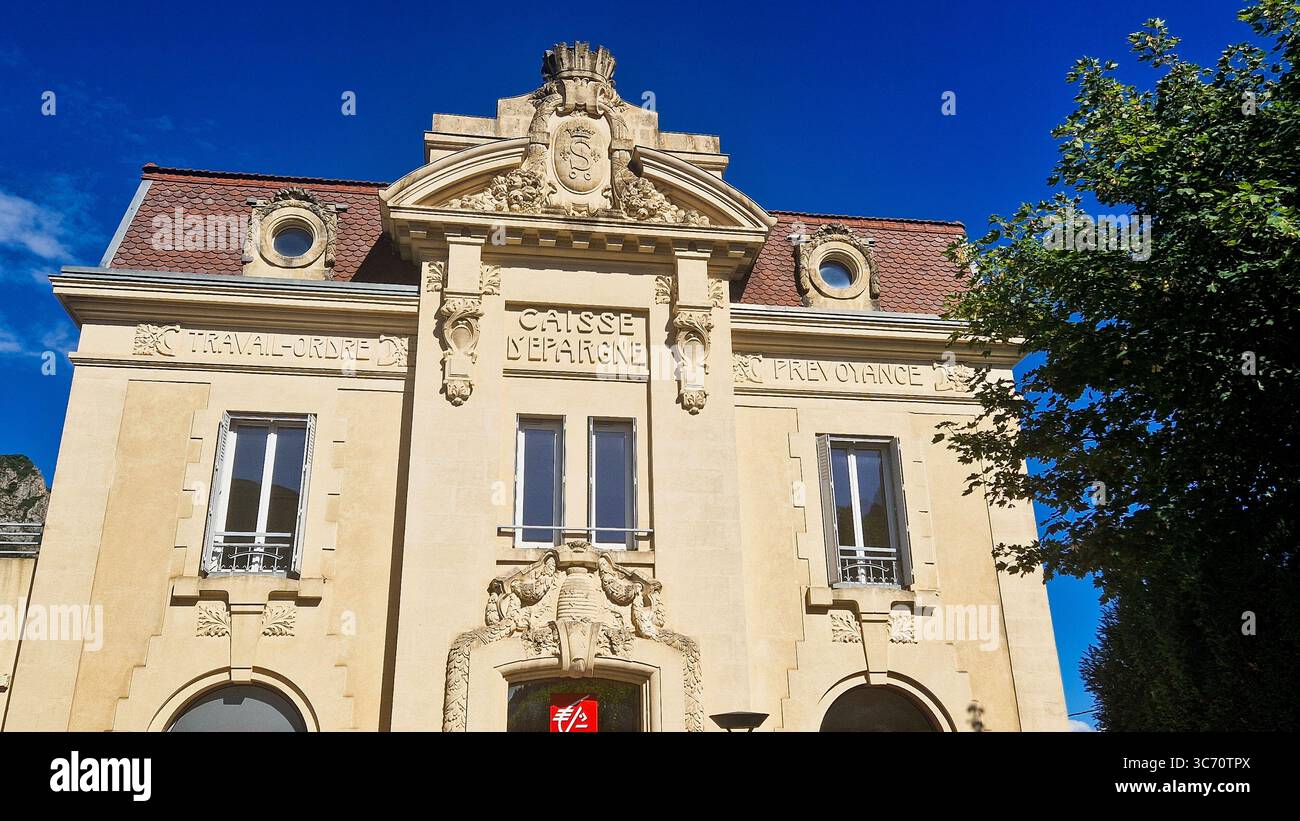 Caisse d'Epargne - cassa di risparmio francese, Sisteron, Alpes de Haute-Provence, Francia Foto Stock