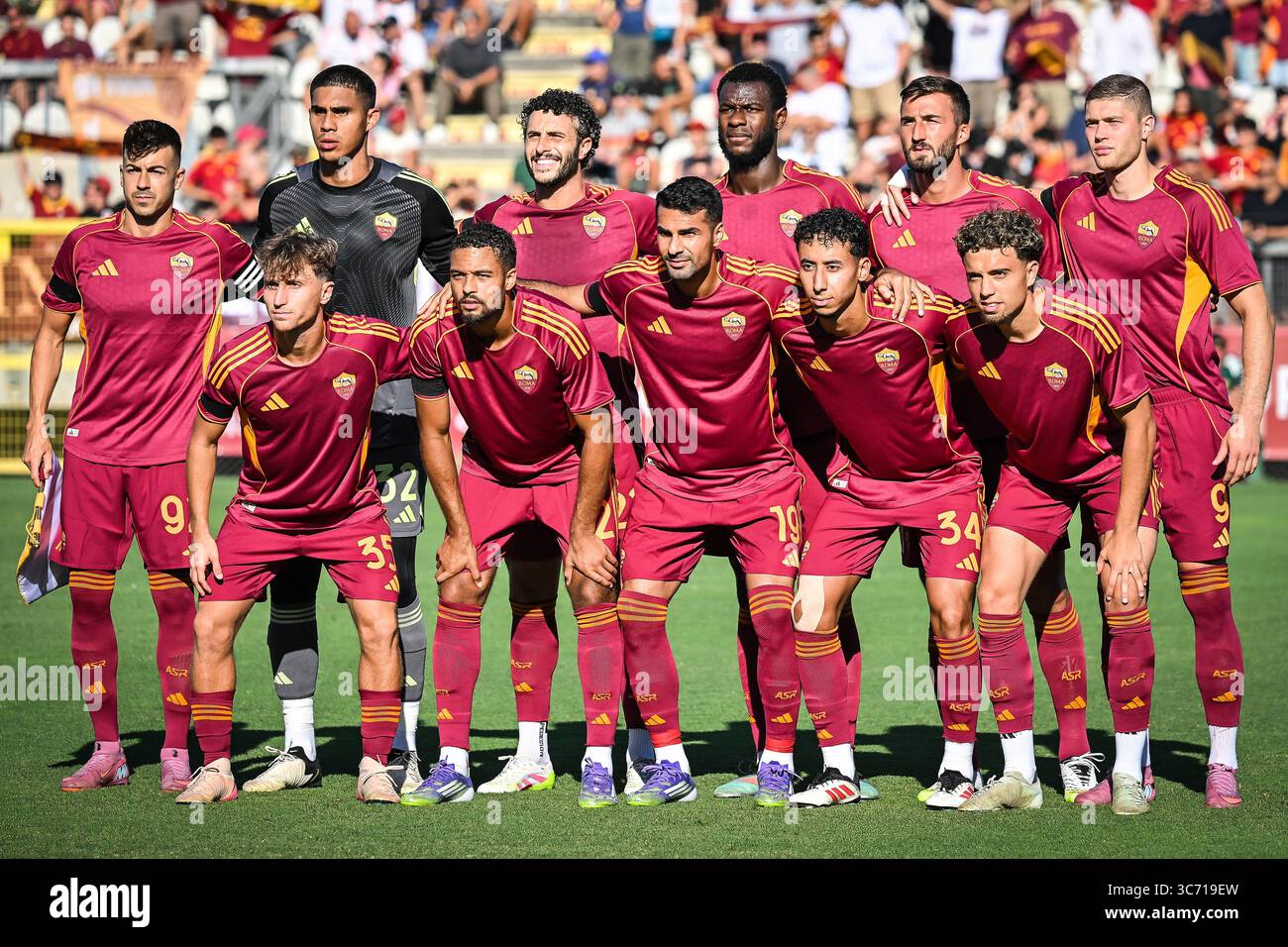 Squadra dell'AS Roma durante l'amichevole di calcio tra AS Roma e AS Cannes il 31 luglio 2025 allo Stadio tre Fontane di Roma, Italia Credit: Independent Photo Agency/Alamy Live News Foto Stock