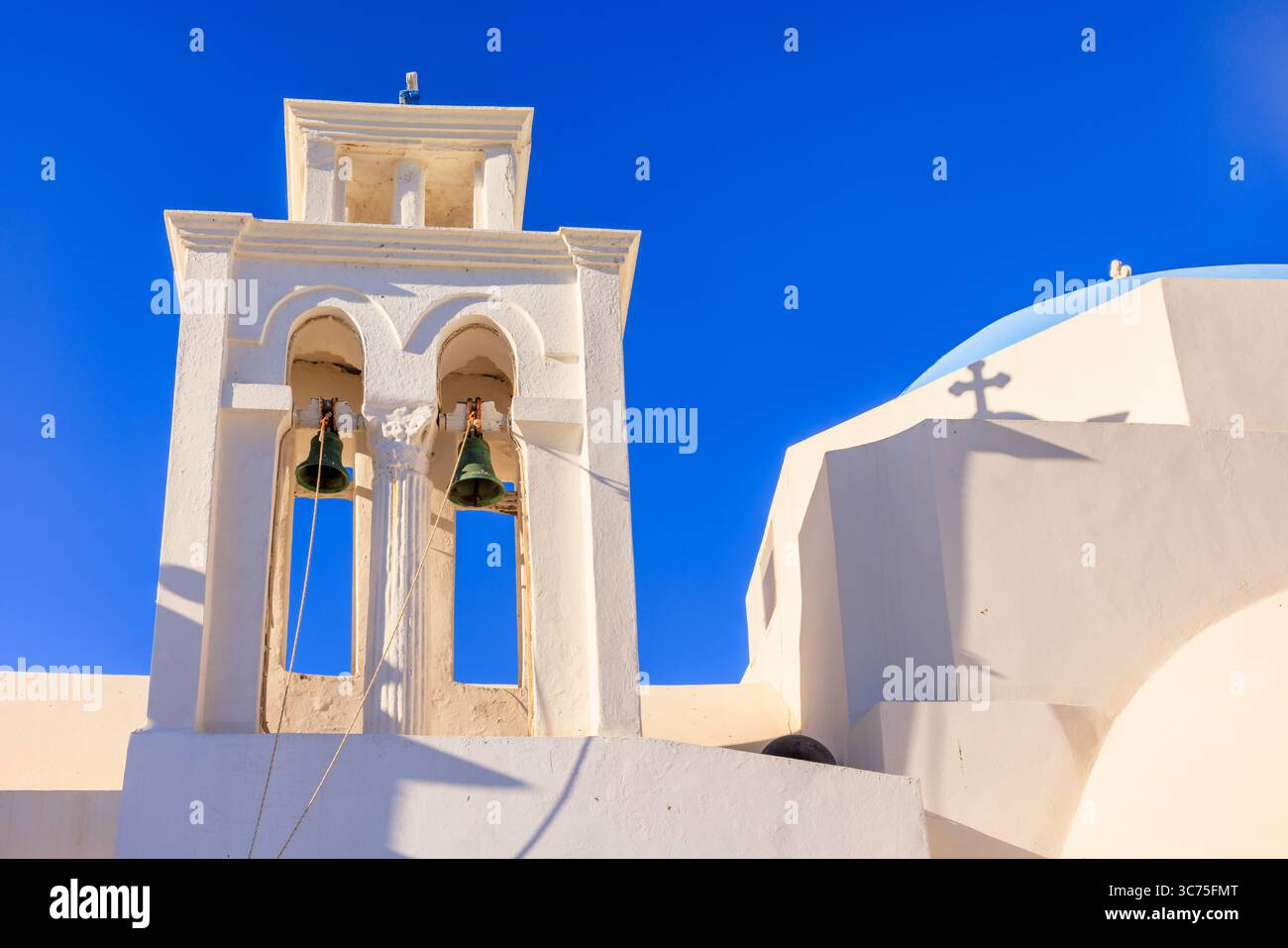 Il campanile della chiesa Evangelistria, Kato, Chora, Serifos, Isole Cicladi, Grecia Foto Stock