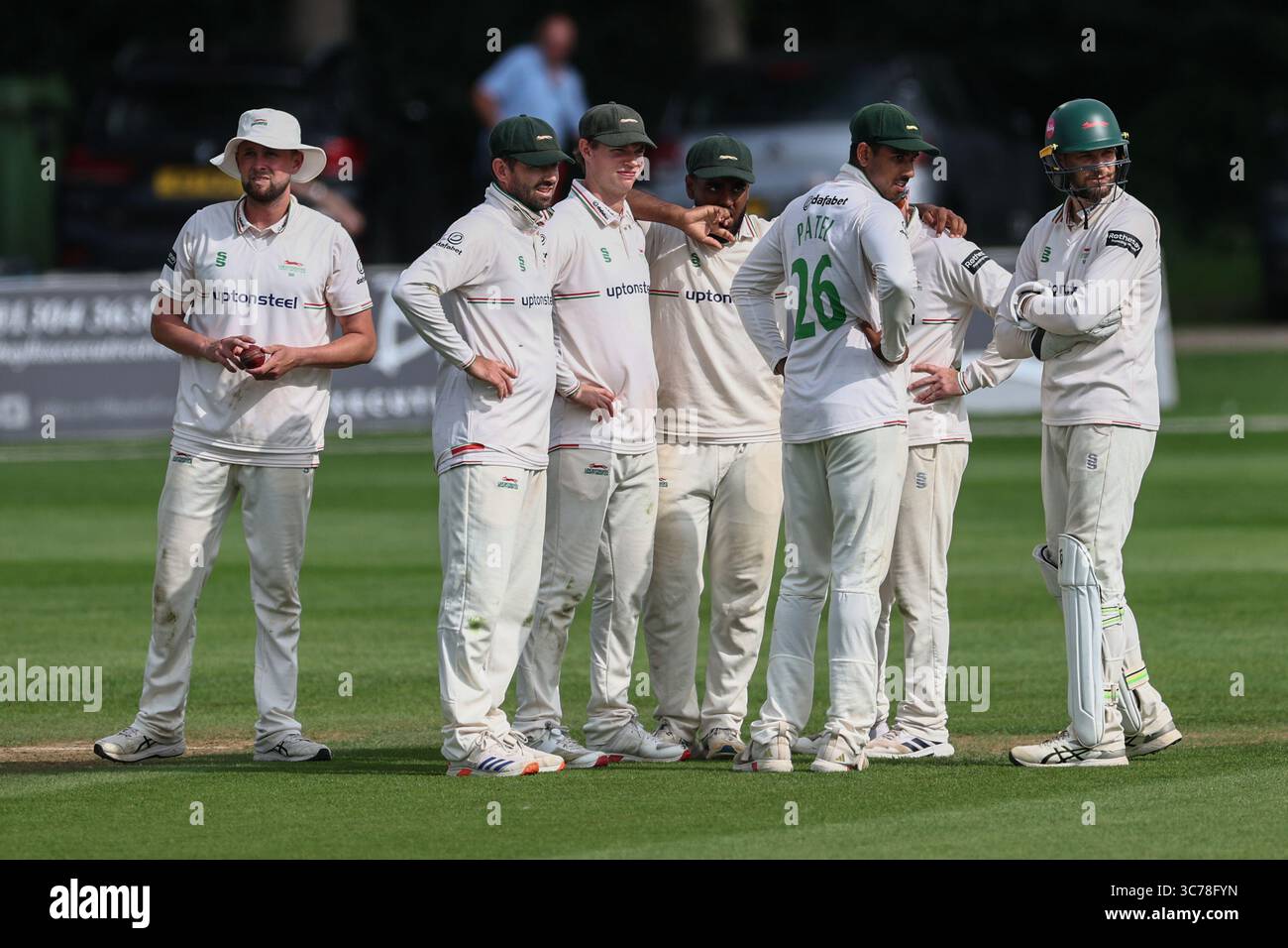 Regno Unito, Canterbury, The Spitfire County Ground, 1 agosto 2025, giocatori del Leicestershire alla fine della partita di Rothesay County Championship Division 2 tra Kent CCC e Leicestershire CCC a County Ground Canterbury 1 agosto 2025 Foto Stock