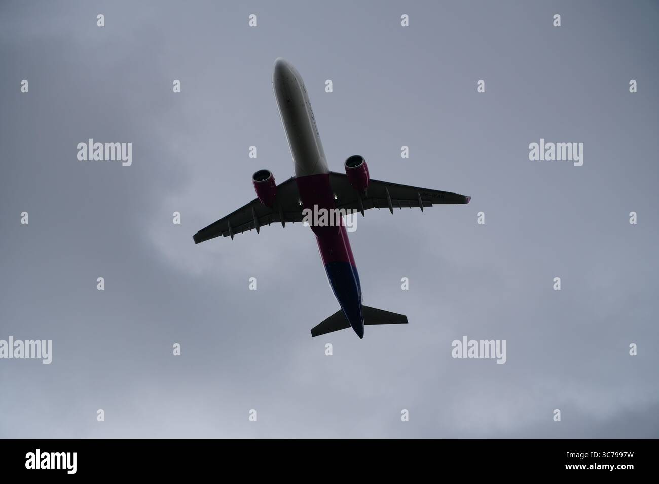 Wizz Air Airbus A321 - Aeroporto Internazionale di Birmingham Foto Stock