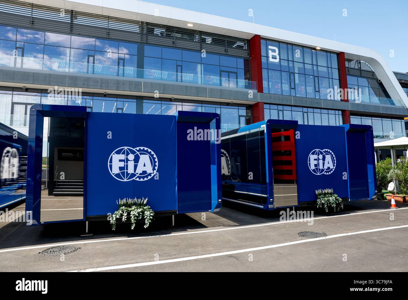 FIA Hospitality durante il Gran Premio d'Ungheria di Formula 1 2025 di Lenovo, 14° round del Campionato del mondo di Formula 1 2025, dal 1° al 3 agosto 2025 sull'Hungaroring, a Mogyorod, Ungheria Foto Stock
