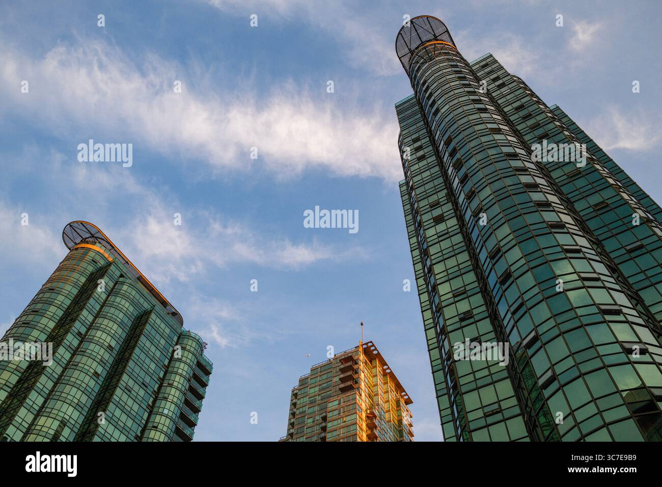 Le vette dei condomini Harbourside Park i & II a Coal Harbour, Vancouver, BC. Foto Stock