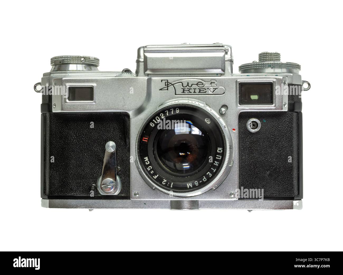 Fotocamera vintage Kiev rangefinder, precedentemente di proprietà e utilizzata dal primo ministro britannico Harold Wilson, isolata su sfondo bianco. Foto Stock